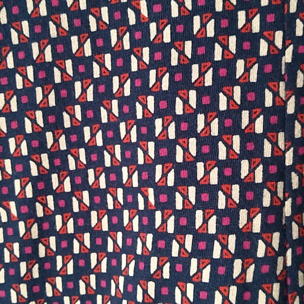 Old‎ Navy geometric long sleeve dress.